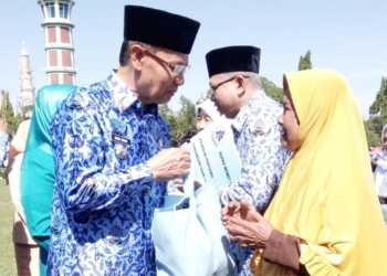 Berbagi Sembako untuk Lansia