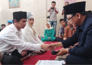 Kalau Sudah Cinta, Penjara Tak Jadi Penghalang Egi-Astuti untuk Menikah