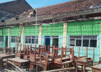 Rusak Berat, Siswa MTs Istiqomah Belum Bisa Belajar
