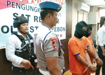 Rampas HP Sejoli untuk Tambahan Miras