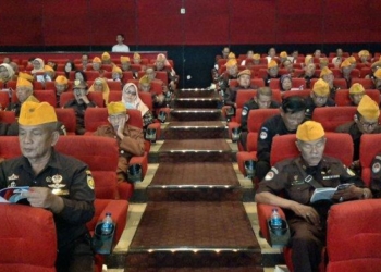 HUT Ke-23 Grage Mall, Puluhan Veteran Pejuang Diajak Nobar Nagabonar Reborn