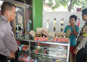 Polisi Sita Puluhan Botol Miras