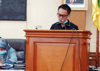 JURU BICARA Fraksi Restorasi Pembangunan M. Fajar Sidiq ch