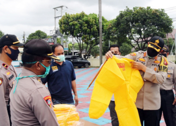 Polres Majalengka Berikan Bantuan APD