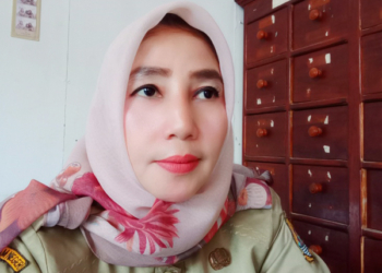 NUR HASANAH, Pegawai Kantor Kecamatan Astanajapura, Kabupaten Cirebon.