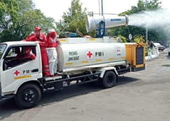 Sejumlah Ruas Jalan Disemprot Disinfektan