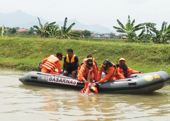 Tim Gabungan Gelar Simulasi Penanganan Bencana Banjir di Kabupaten Cirebon