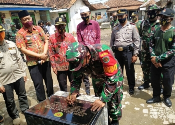 Dandim Serahkan Hasil Karya Bhakti TNI di Slangit