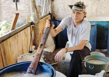 Penjualan Kolang-kaling Banjaran Turun