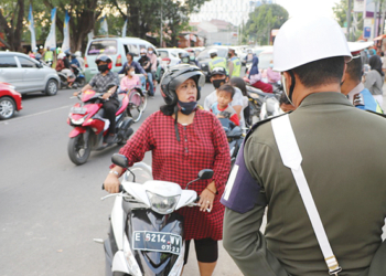 Picu Kemacetan, Parkir Liar Alun-alun Kejaksan Ditertibkan