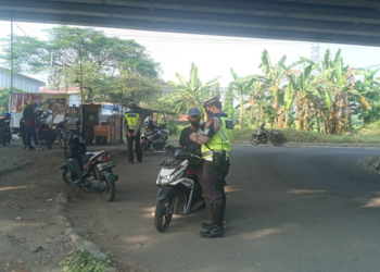 Belasan Pengendara Melawan Arah Ditilang