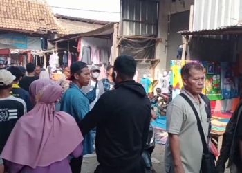 Berburu Baju Lebaran, Pasar Sandang Tegalgubug Diserbu Pembeli