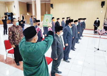 Bupati Imron Tepis Ada Intervensi  Soal Mutasi