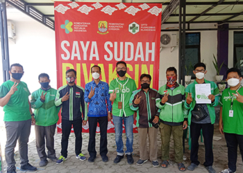 Vaksinasi Lansia, Puskesmas Klangenan Gandeng Ojol