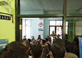 Puluhan TKKD Satpol PP Desak Kenaikan Gaji Setara UMK