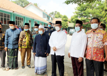 Bupati Imron Isi Kuliah Perdana ISIF di Dukupuntang