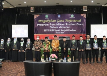 LPTK IAIN Cirebon Kukuhkan 395 Guru Profesional