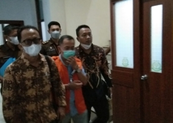 Jual 90 Ton Gabah, Mantan Kepala Dinas Ketahanan Pangan Kabupaten Cirebon Akhirnya Ditahan