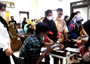 1.253 Warga Babakan Gebang Terima Bansos Migor