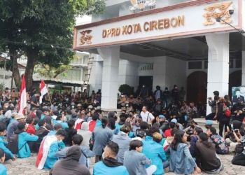 Mahasiswa Cirebon Bergerak, Tolak Presiden 3 Periode, Kenaikan Harga BBM, hingga IKN