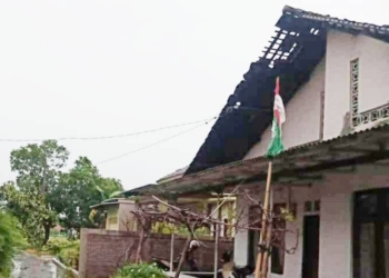 Memasuki Pancaroba, Sejumlah Rumah di Cirebon Rusak Diterjang Hujan Deras Disertai Angin Kencang