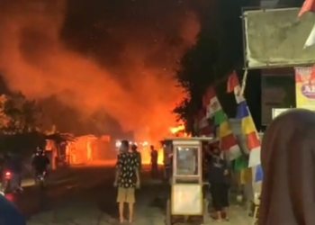 Tempat Penjualan Barang Bekas di Gegesik Cirebon Terbakar