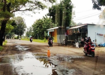 Jalan-Jatiwangi-memprihatinkan