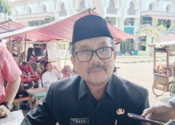 Bupati-Cirebon-Imron