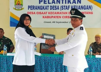 Desa-Cisaat-Lantik-Perangkat-DEsa