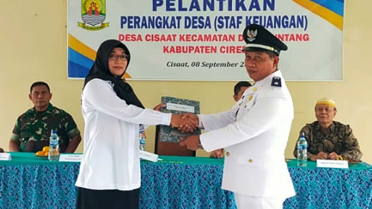 Desa-Cisaat-Lantik-Perangkat-DEsa