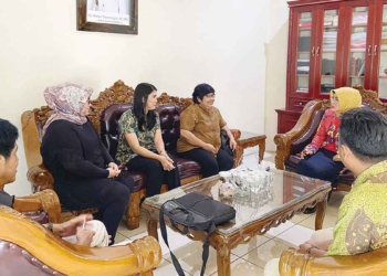 Wabup-Cirebon-Wahyu-Tjiptaningsih-menerima-kunjungan-Alamanda-Production