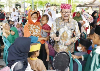 bupati-cirebon-imbau-warga-vaksin