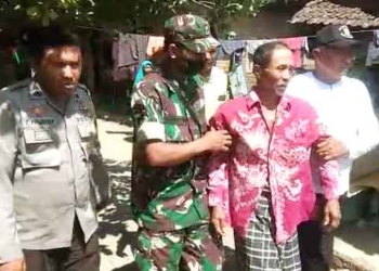 Sempat Menolak di Bawa ke Rumah Sakit, Petugas Jemput 1 Korban Keracunan Nasi Tumpeng di Ciwaringin Cirebon yang Sudah Lemas