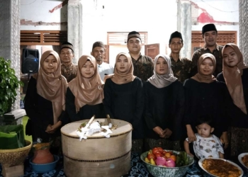 Desa-Megu-Gede-Lestarikan-Adat-Panjang-Jimat