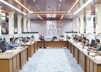 Komisi-I-Bantu-Warga-Tagih-Kompensasi-Tower