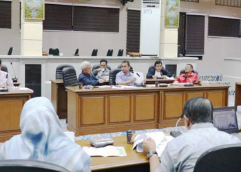 Komisi-II-DPRD-Kota-Cirebon-menggelar-rapat-kerja