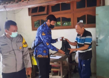 Pemdes Megu Gede Bantu warga Terpapar Covid-19