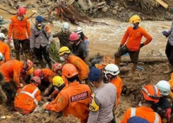 MENGHARUKAN, Jasad Ibu dan Anak Balita Korban Gempa Cianjur Ditemukan Berpelukan Terkubur Tanah Longsor