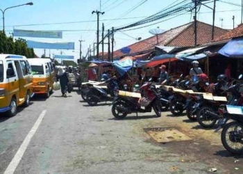 Libur Sekolah, Pendapatan Supir Angkot di Majalengka Turun Drastis hingga 60 Persen