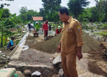 Pemdes Kalimaro, Bangun Rabat Beton Jalan Desa