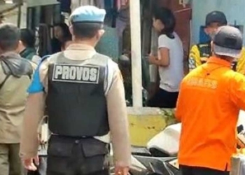 Densus 88 Kembali Geledah Rumah di Batununggal Bandung, Pelaku Bom Bunuh Diri Polsek Astanaanyar Terungkap Sering Datang