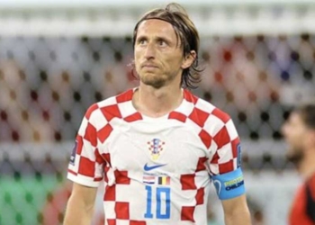 Kapten Kroasia, Luka Modric Tampil Menawan, Peluk Messi dan Menangis di Pundak Angel Di Maria