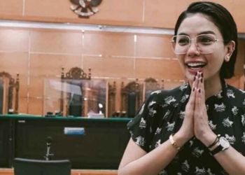 Nikita Mirzani Minum Obat Khusus