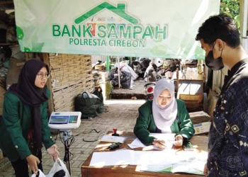 Ternyata Bisa, Bayar Pembuatan SIM Pakai Sampah, 49 Warga Sudah Buktikan di Polresta Cirebon, Kamu Kapan?