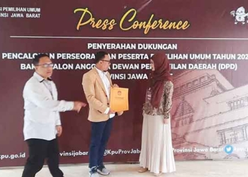 Maju Calonkan DPD, Komeng dan Jihan Fahira Raih Dukungan Warga Cirebon, KPU Kabupaten Cirebon Bakal Verifikasi