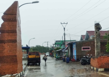 MEMBAHAYAKAN! DPRKP Minta Gapura Kotaku Panjunan Cirebon Dibongkar