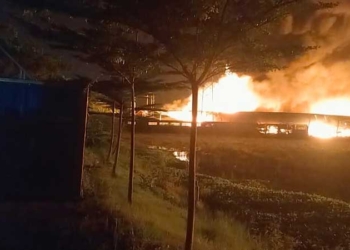 Belum Ada Laporan Korban Jiwa Akibat Kebakaran Pabrik Kasur di Arjawinangun Cirebon