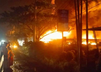 Pabrik Kasur di Arjawinangun Cirebon Terbakar Hebat, Listrik Sempat Padam, Jalan Pantura Macet