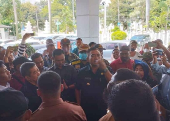 Waduh, Wali Kota Cirebon Nashrudin Azis Dihadang Kontraktor Gegara Utang