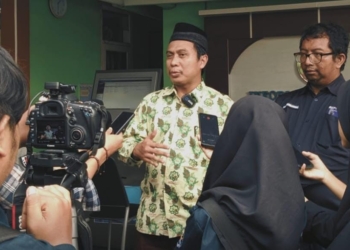 Prodi Komunikasi Kampus Bunga Bangsa Cirebon Gelar Praktik Wawancara Door Stop dan Jumpa Pers